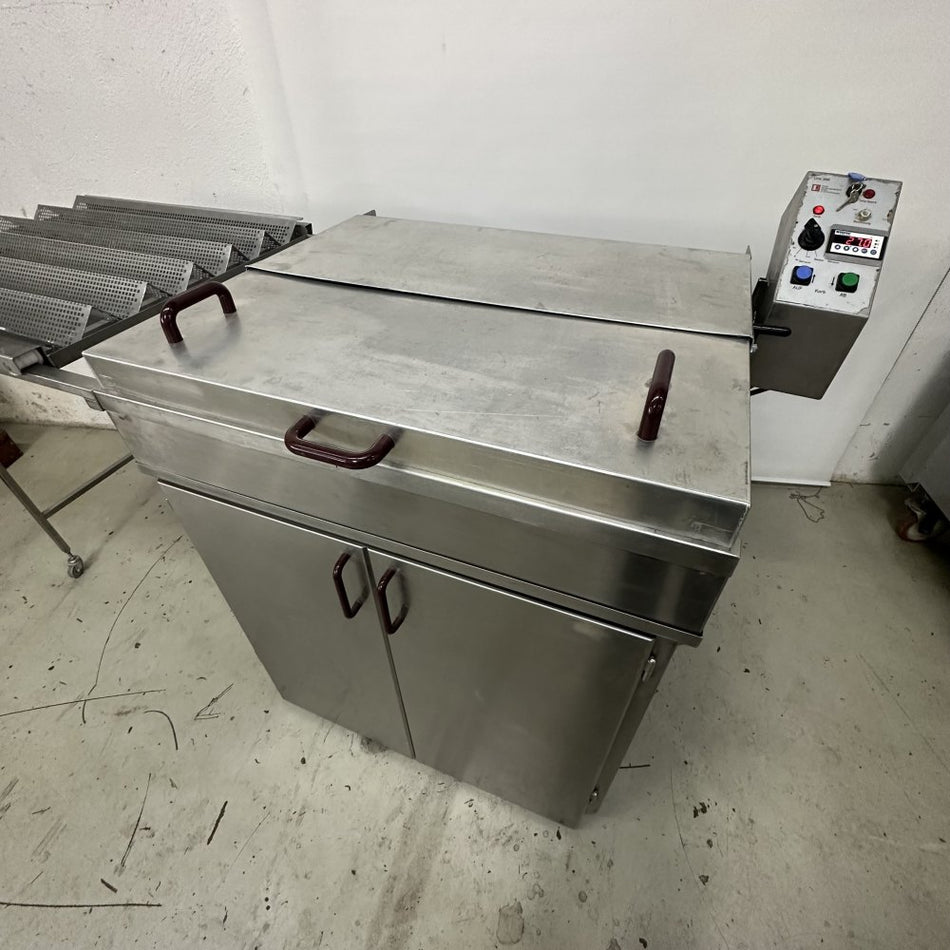 Riehle deep fryer for 48 Berliners